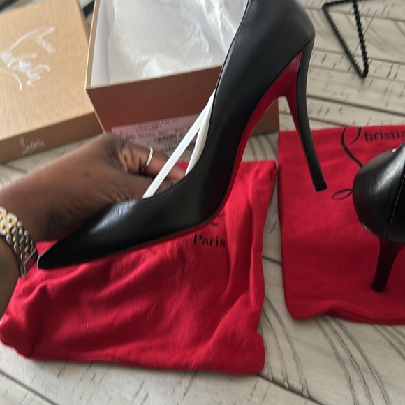 Authentic Christian Louboutin pumps - Picture 6 of 7